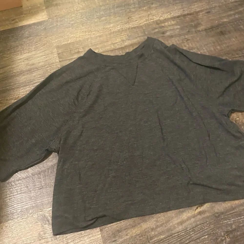 [fabletics] bea crop top EUC - Picture 2 of 6